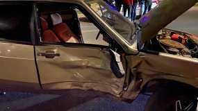 В Нижнекамске из-за неуступчивого водителя пассажирка такси попала в больницу