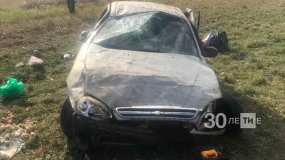 В Татарстане водитель вылетел в кювет при обгоне и получил тяжёлые травмы - НТР 24