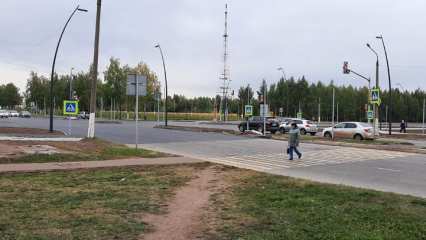 На аварийно опасном перекрестке в Нижнекамске появились светофоры
