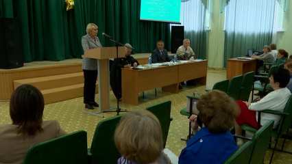 В Нижнекамске прошло заседание ветеранов образования