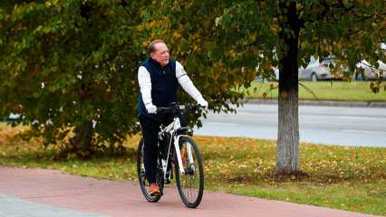 Мэр Нижнекамска приехал на работу на велосипеде