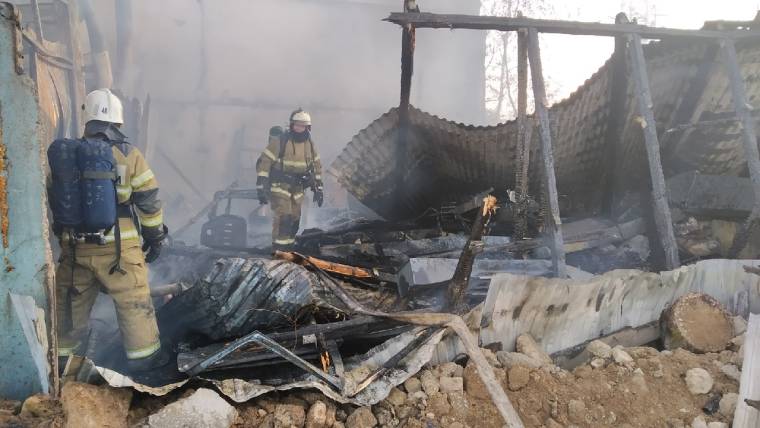 В Татарстане произошёл пожар в автосервисе