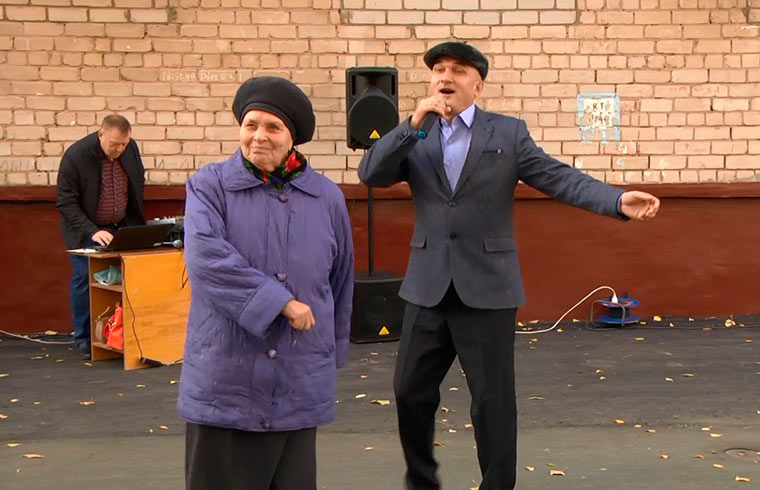 Песни, танцы и настоящий плов: на пр.Химиков в Нижнекамске устроили праздник двора