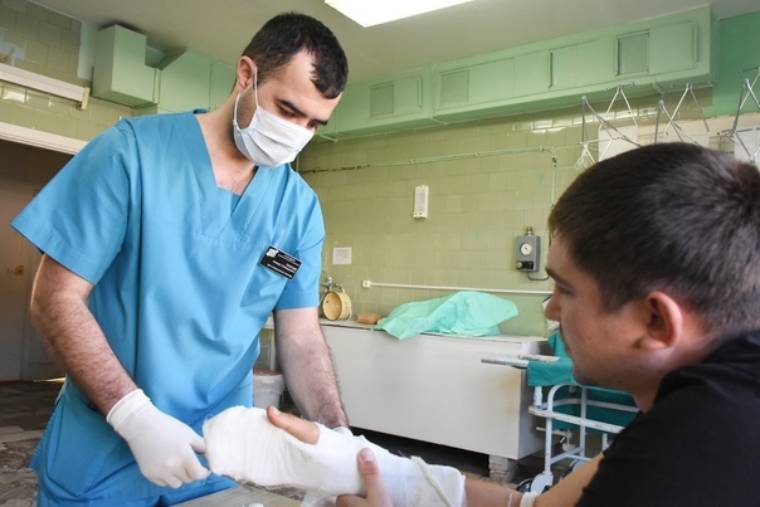 Нижнекамские врачи спасли пациенту пальцы на руке, проведя двухчасовую операцию