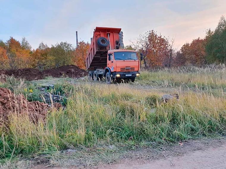 Экологи ищут нарушителя, который свалил отходы грунта на промзоне Нижнекамска
