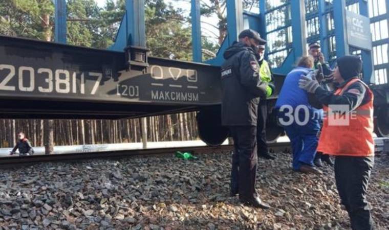 В Татарстане поезд сбил женщину, сидящую возле путей