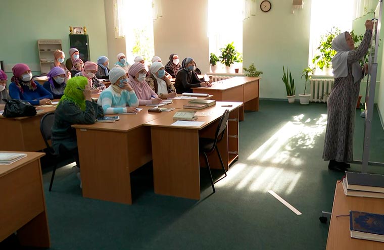 В мечети Нижнекамска возобновились экспресс-курсы по намазу