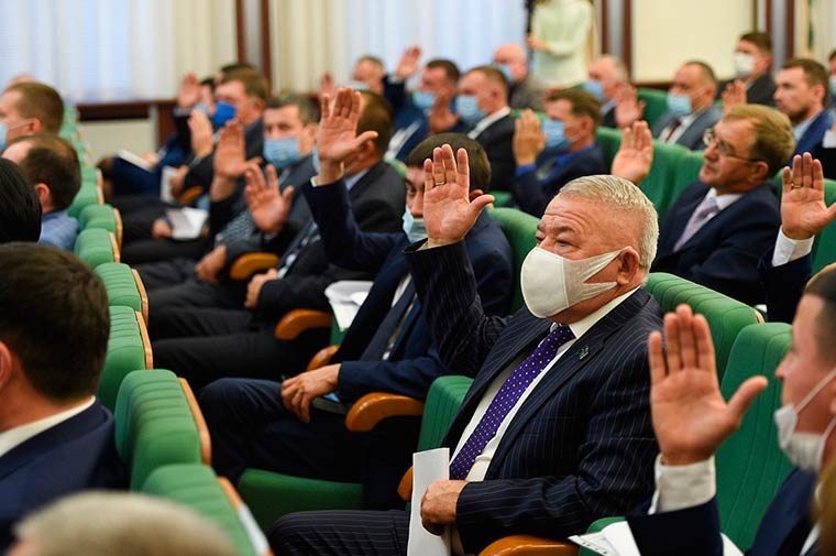 Депутаты выбрали руководителя исполкома Нижнекамского района