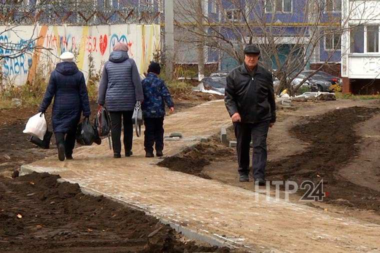 Неизвестный меценат оплатил ремонт тротуара в Нижнекамске