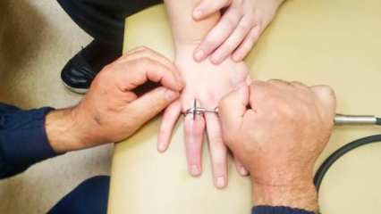 В Татарстане девочка не смогла снять кольцо без помощи спасателей