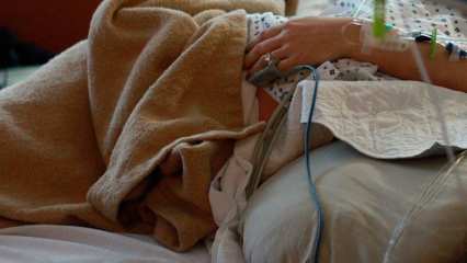 Школьница отравилась спиртом и впала в кому - НТР 24