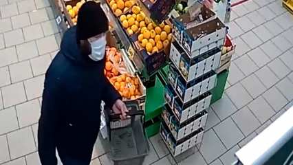 В Нижнекамске разыскивают вора, укравшего продукты в магазине