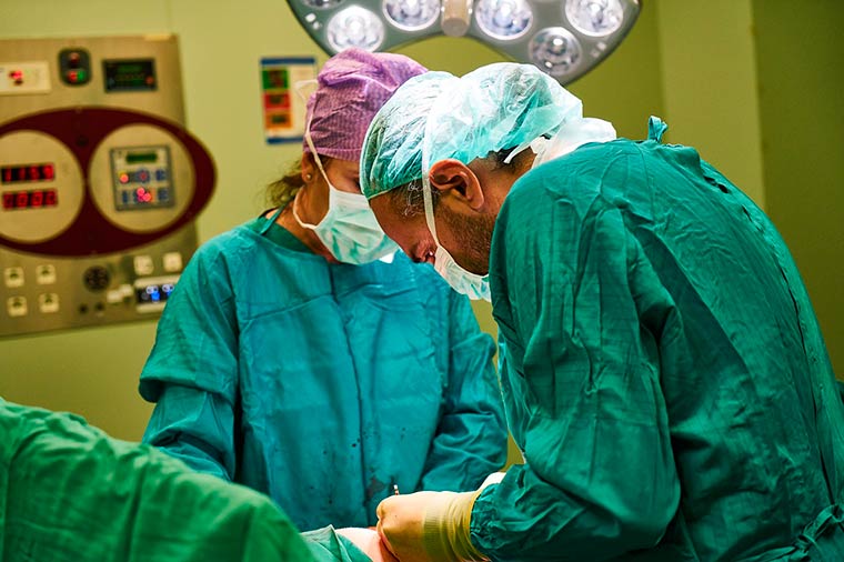 Пациенту в Татарстане восстановили почти оторванную стопу