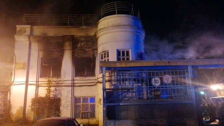 Во время пожара на бывшем промпредприятии в Казани погибли 5 человек