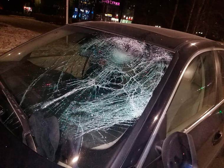 В Нижнекамске сбитый пешеход пробил головой лобовое стекло БМВ