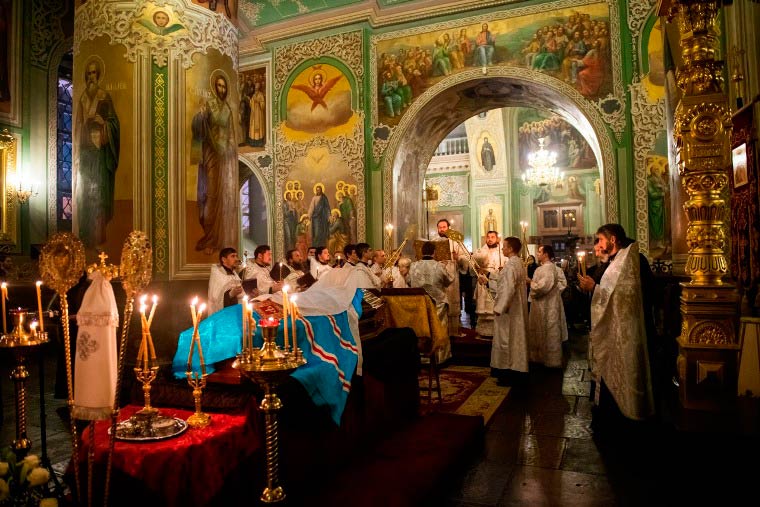 Церемонию прощания с митрополитом Феофаном можно будет посмотреть по телевизору и в интернете