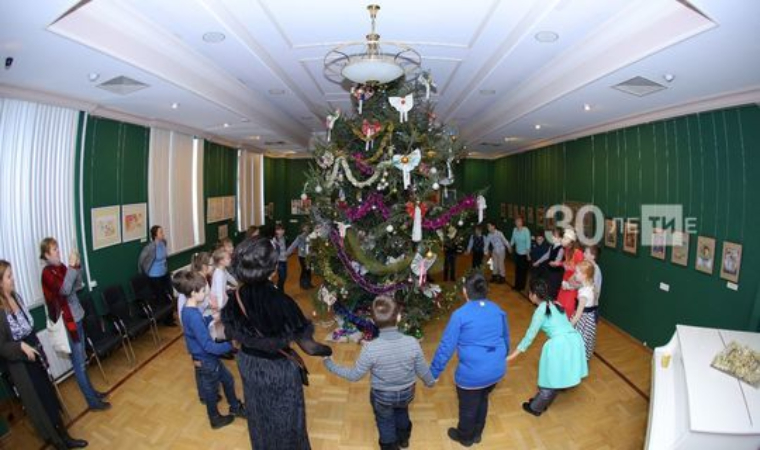 В школах и детсадах Татарстана разрешили проводить новогодние мероприятия