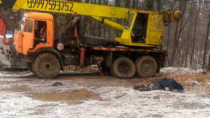 В Татарстане отца троих детей убило колесом автокрана