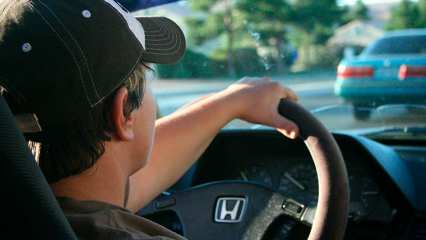 МВД предложило дать несовершеннолетним право водить машину - НТР 24