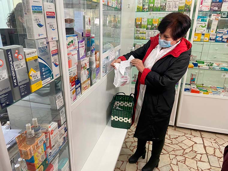 В Нижнекамске волонтёры доставляют бесплатные лекарства больным коронавирусом