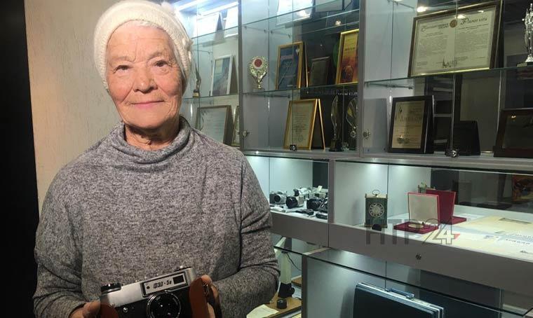 Музей журналистики НТР пополнился: нижнекамка принесла фотоаппарат «ФЭД-5В»