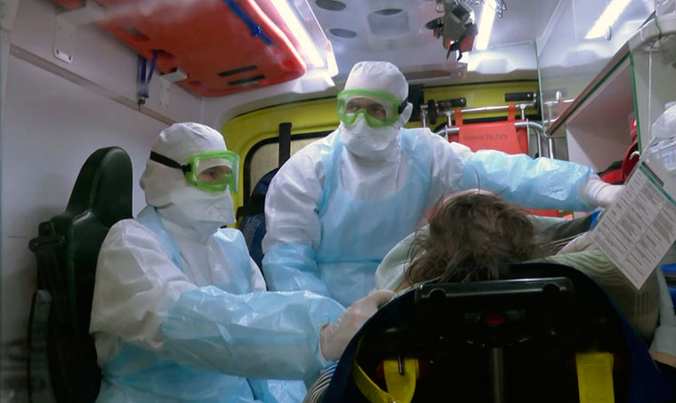 Каждый вызов — словно бой: медики станции скорой помощи рассказали о работе в условиях пандемии