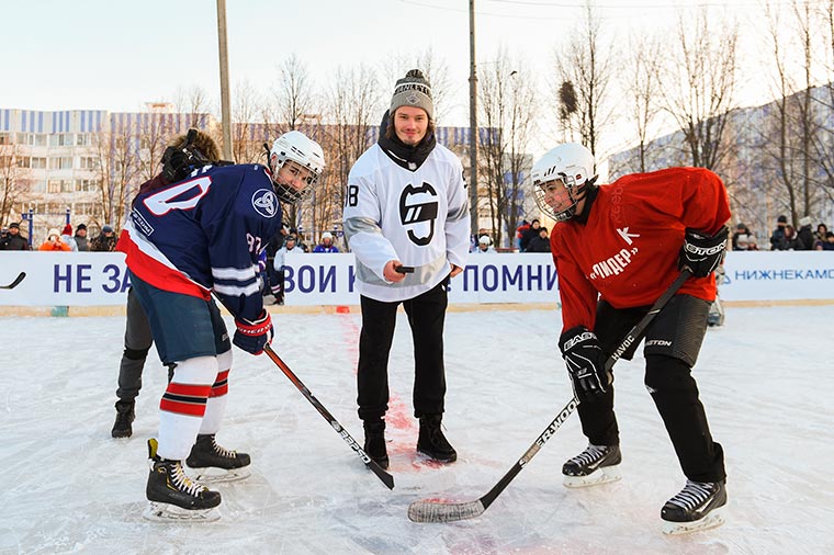 В Нижнекамске прошёл турнир по дворовому хоккею, организованный Михаилом Сергачёвым