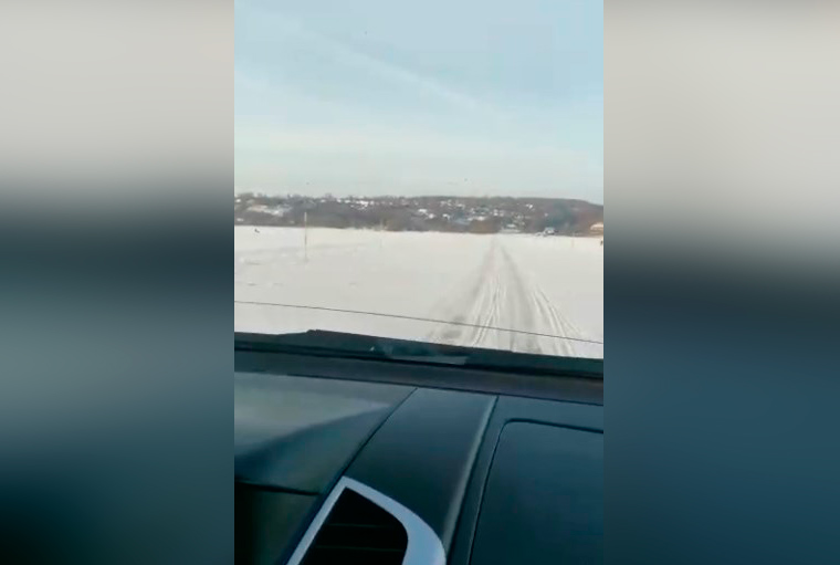 Автомобилисты опробовали ледовую переправу под Нижнекамском