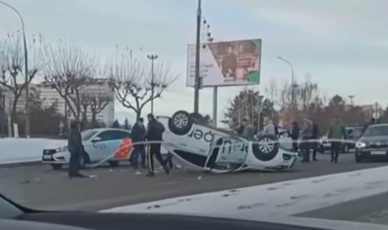 В Татарстане после столкновения с грузовиком опрокинулось такси