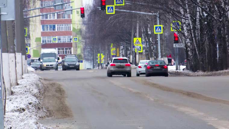 Более 140 тыс рублей отсудила нижнекамка за ремонт автомобиля, который сломался из-за ямы на дороге
