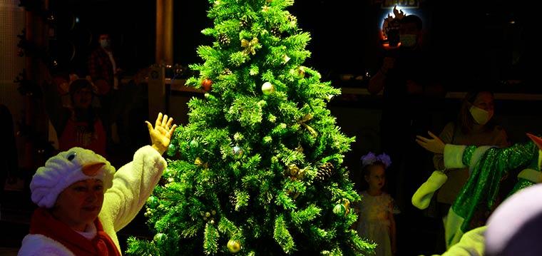 В Нижнекамске прошла новогодняя елка для детей с онкологией