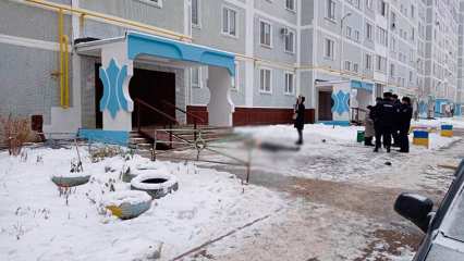 В Нижнекамске из окна многоэтажки выпал мужчина - НТР 24