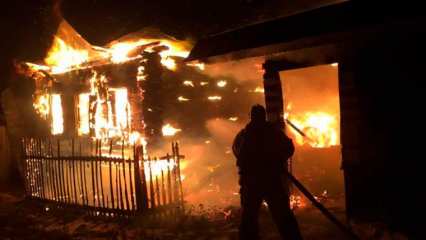 В Татарстане при возгорании дома погиб мужчина