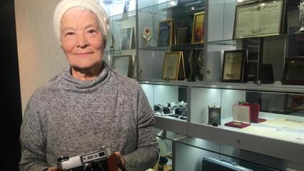 Музей журналистики НТР пополнился: нижнекамка принесла фотоаппарат «ФЭД-5В»