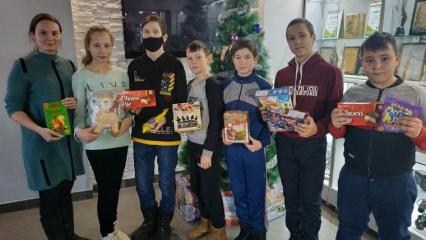 «Стань Дедом Морозом!»: к акции присоединились школьники из села Шингальчи