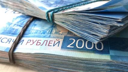 В Казани таксист не позволил обмануть бабушку на 350 тысяч рублей