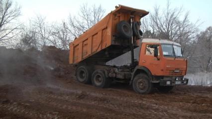 Нижнекамцы с ул.Чишмале пожаловались на строителей, которые свозят к ним землю - НТР 24