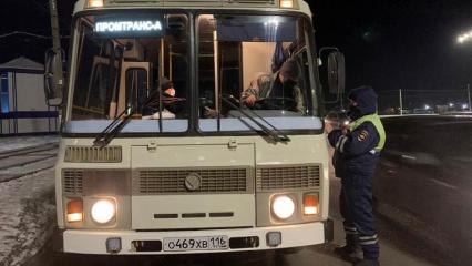 В Нижнекамске «безмасочников» искали в 15 трамваях и автобусах