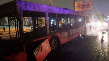 В Казани пожар уничтожил автобус