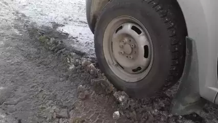 Житель Нижнекамска порезал около 50 автомобильных шин