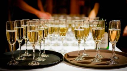 В преддверии Нового года в России упали продажи шампанского