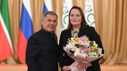 Нижнекамские медики получили награды от Рустама Минниханова - НТР 24