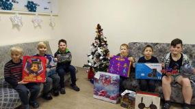 Новогодние подарки получили воспитанники центра «Балкыш»