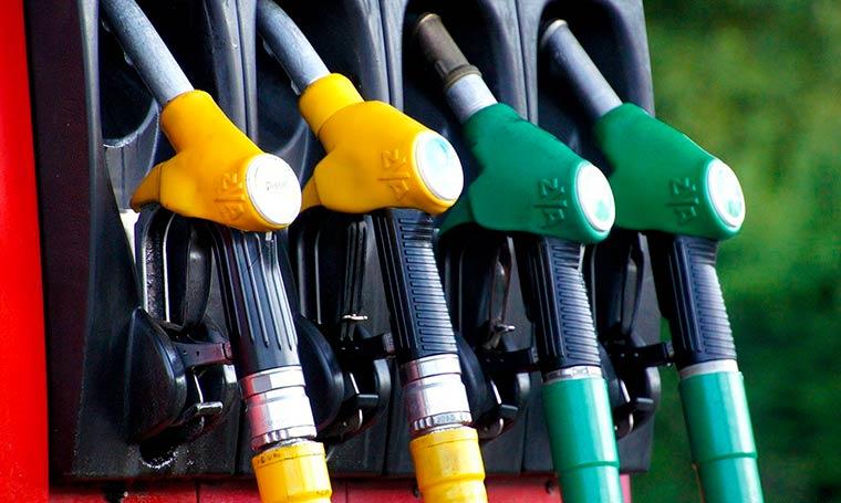 СМИ: в России ожидается резкий рост цен на бензин