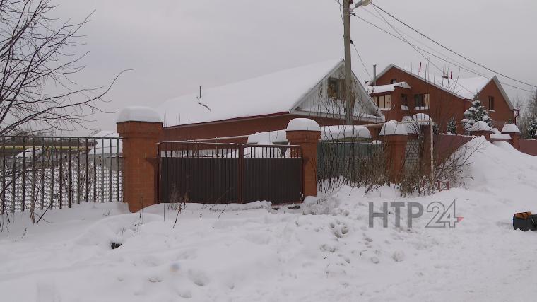 В нижнекамском посёлке Строителей топит участок из-за порыва трубы