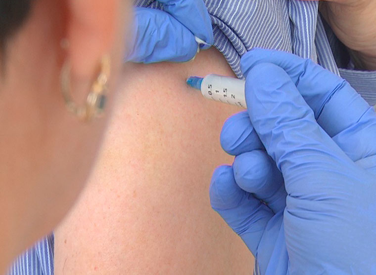 На татарстанцах испытают третью вакцину от коронавируса