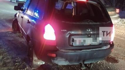 В Нижнекамске после столкновения лоб в лоб водителя зажало в автомобиле