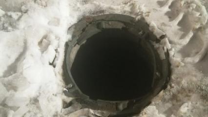 Нижнекамка чуть было не провалилась в открытый люк - НТР 24