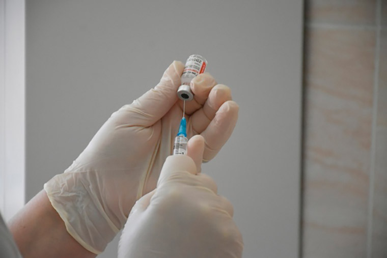 Более 5 тыс нижнекамцев ждут своей очереди на прививку от COVID-19