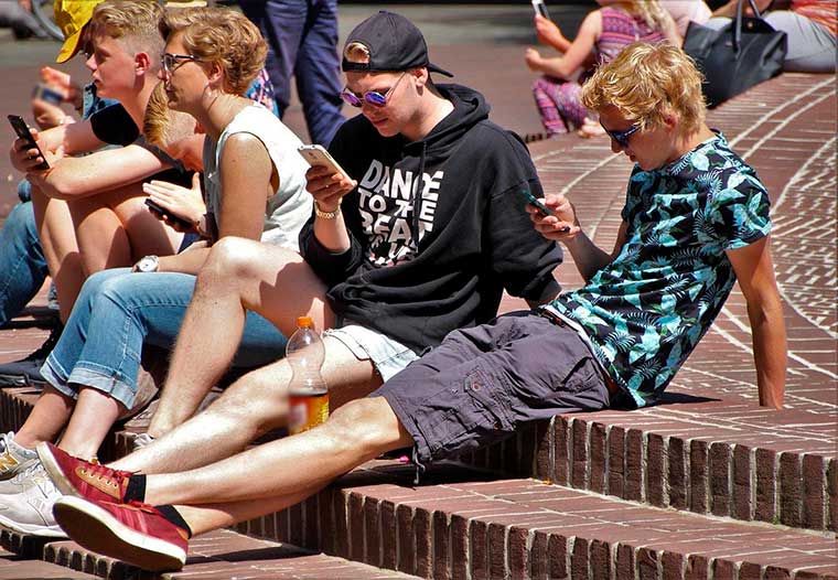 «Цифровая гигиена»: минмолодёжи РТ ответило на угрожающие подросткам опасности Интернета